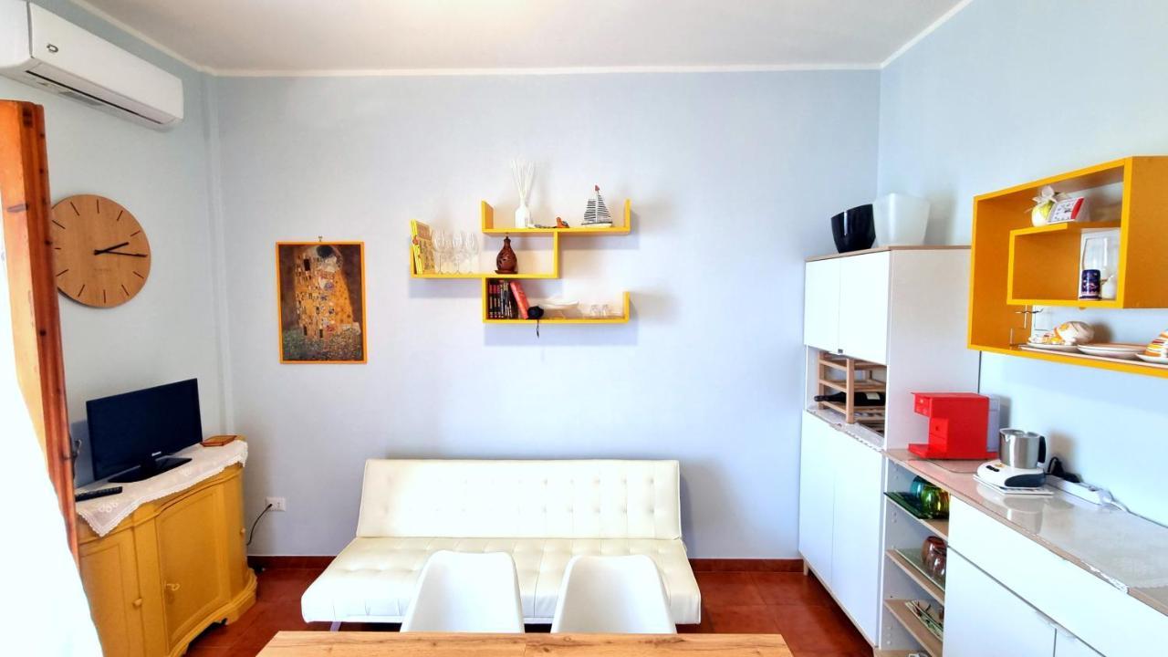Casa Vacanze Cristoforo Colombo Holiday Trani Exterior photo