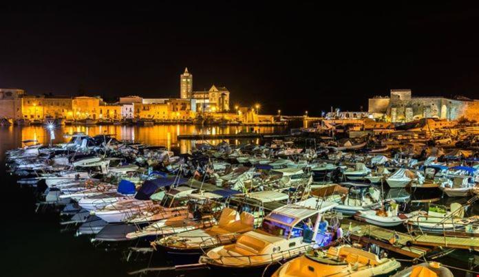Casa Vacanze Cristoforo Colombo Holiday Trani Exterior photo